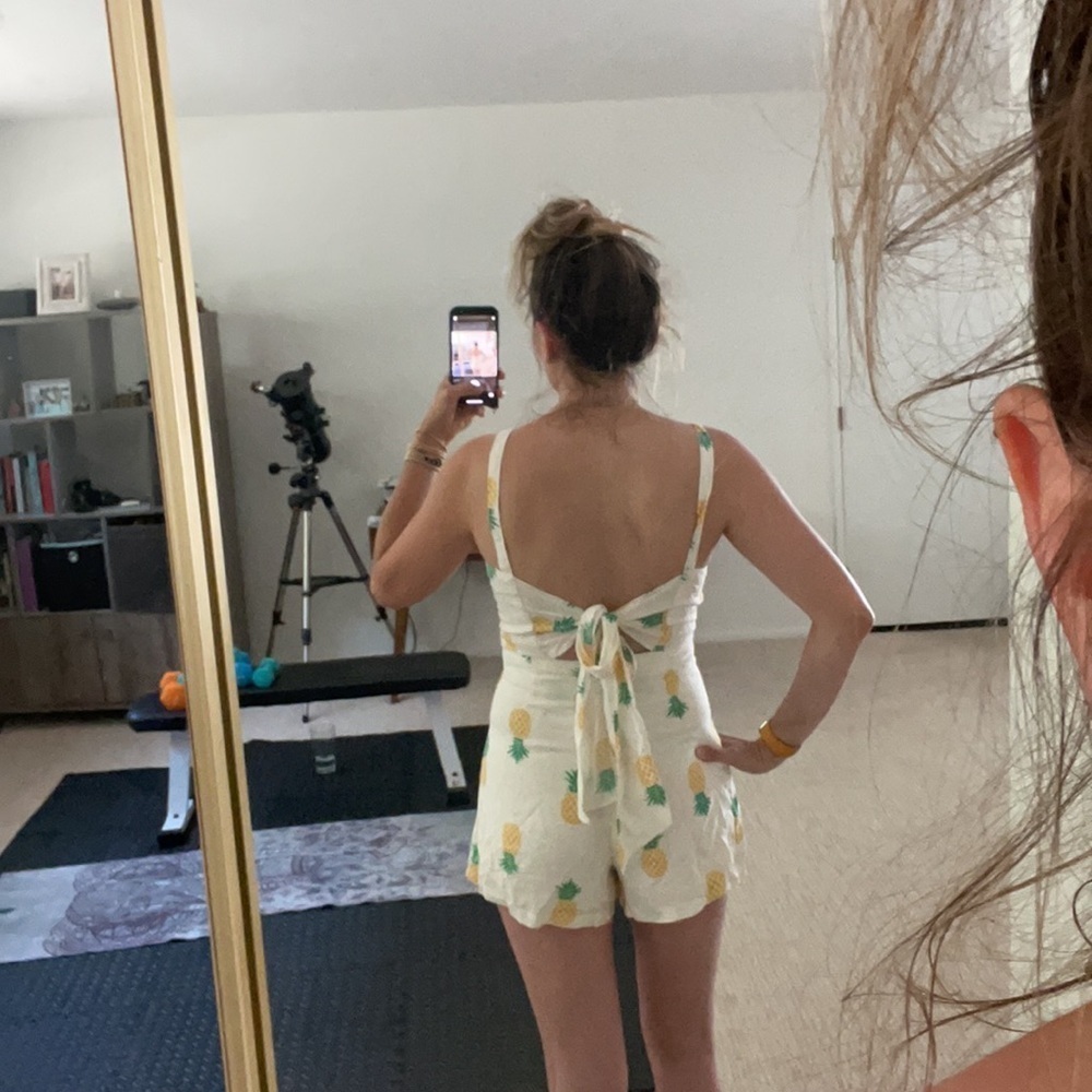 Sullivan Romper Size S Never worn, No Tag - Picture 2 of 4